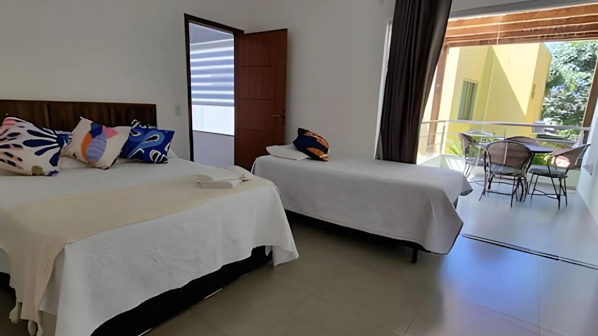 Casa vacanze Casa Verde - Cinco Suites, Cond. Piscina,1.3Km Do Centro Porto Seguro