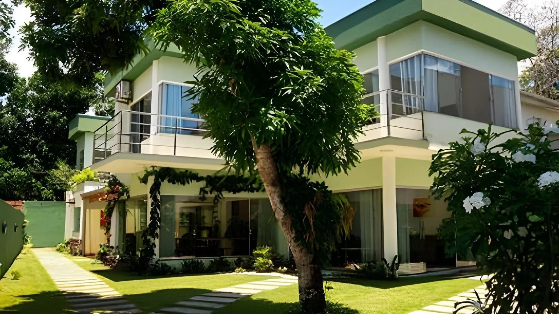 Casa Verde - Cinco Suites, Cond. Piscina,1.3Km Do Centro location